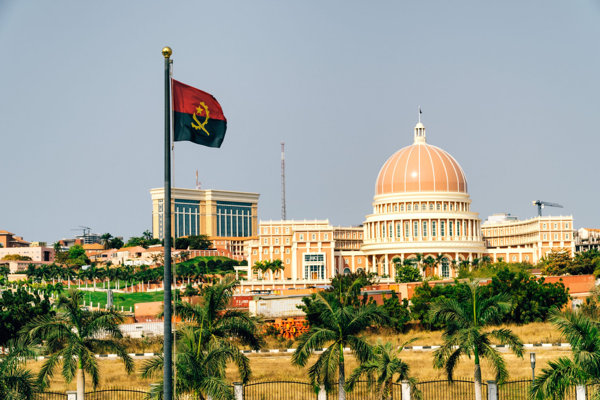 Luanda or Namibe: who actually leaves the capital with you? travel photo