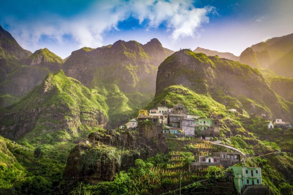Sal wind or Santo Antão ridges: who sits the hop? travel photo