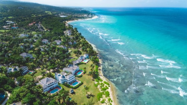 Kingston or the north coast: who leaves the Jamaica gate with you? travel photo