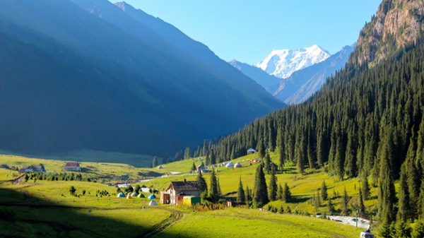 Song-Kul yurt or Karakol horses: who is coming to Kyrgyzstan? travel photo