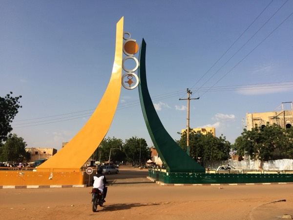 Niamey or a dune photo: what can you actually share? travel photo